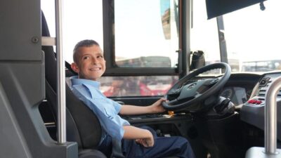 İzmir Büyükşehir Belediyesi ESHOT Genel Müdürlüğü, özel gereksinimli 12 yaşındaki
