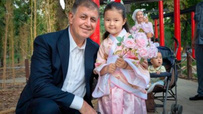 İzmir Büyükşehir Belediye Başkanı Dr. Cemil Tugay ve beraberindeki İzmir