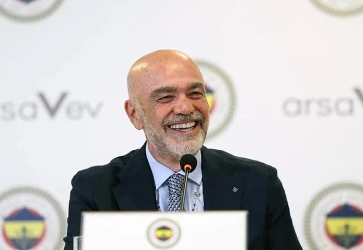 Fenerbahçe'nin futboldan sorumlu yöneticisi Cihan Kamer, transfer için açıklamalarda bulundu.
