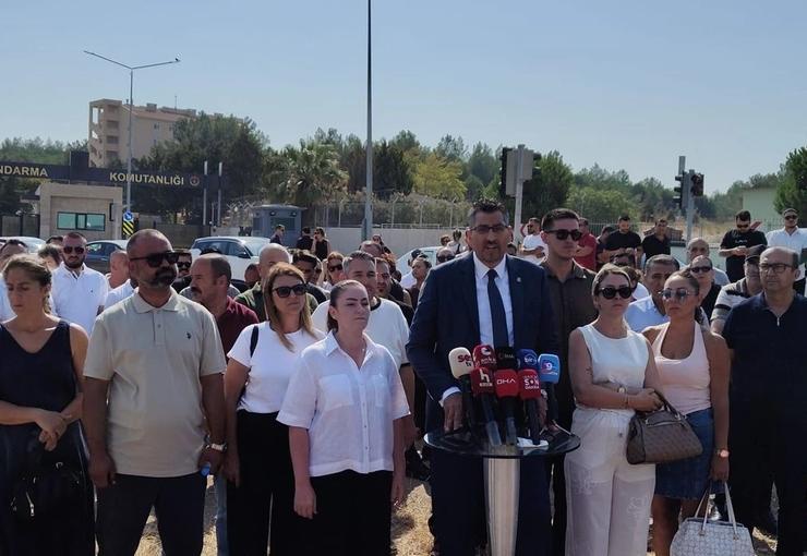 Menderes Belediyesi'ne yapılan operasyon sonucunda Başkan İlkay Çiçek gözaltına alındı.