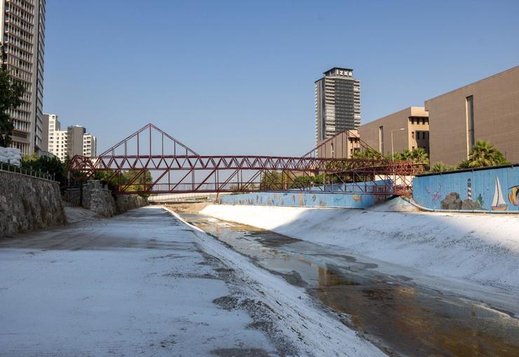İzmir Büyükşehir Belediyesi İZSU ekipleri, Körfez’e ulaşan kirliliği azaltmak için