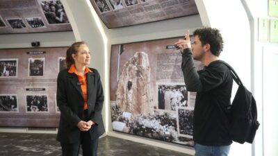 Karşıyaka Belediyesi, Açık Hava Kent Müzesi projesi kapsamında başlattığı rehberli