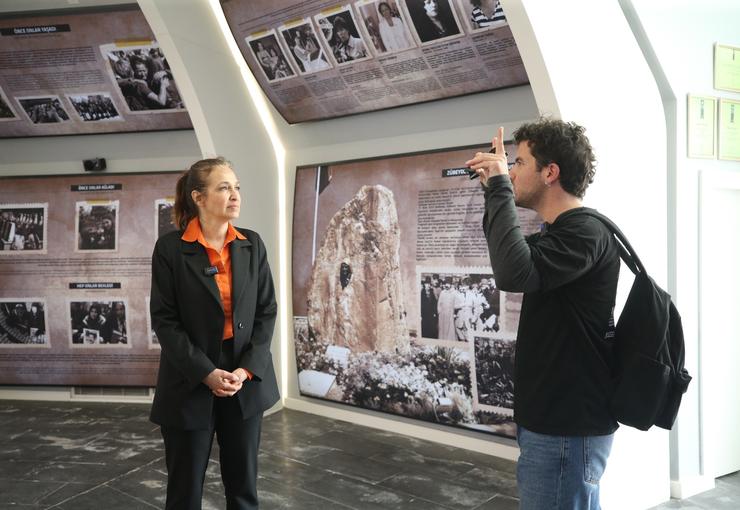 Karşıyaka Belediyesi, Açık Hava Kent Müzesi projesi kapsamında başlattığı rehberli
