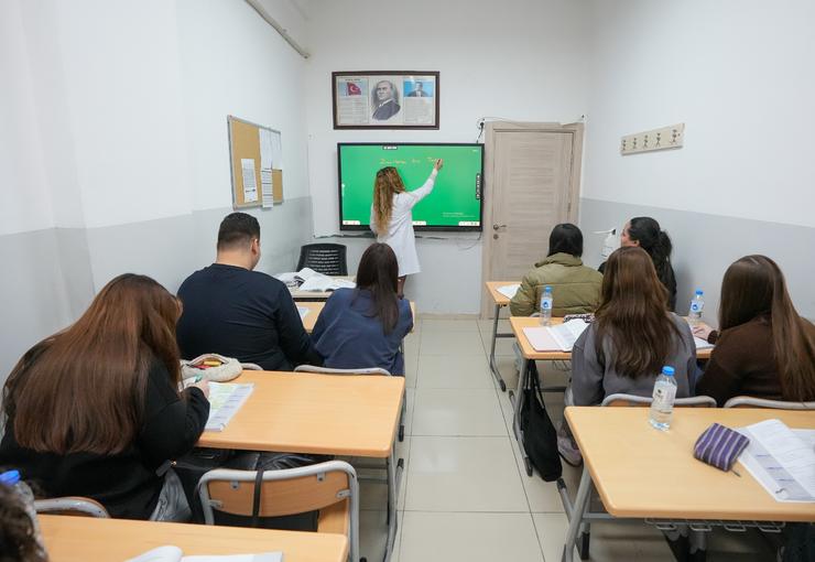 Gaziemir Belediyesi Destek Eğitim Kursu'nda (GAZİDEK) eğitim gören öğrencilerin yüzde