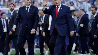 Eleştirilerin odağındaki FIFA Başkanı Gianni Infantino'ya Donald Trump'tan destek geldi.