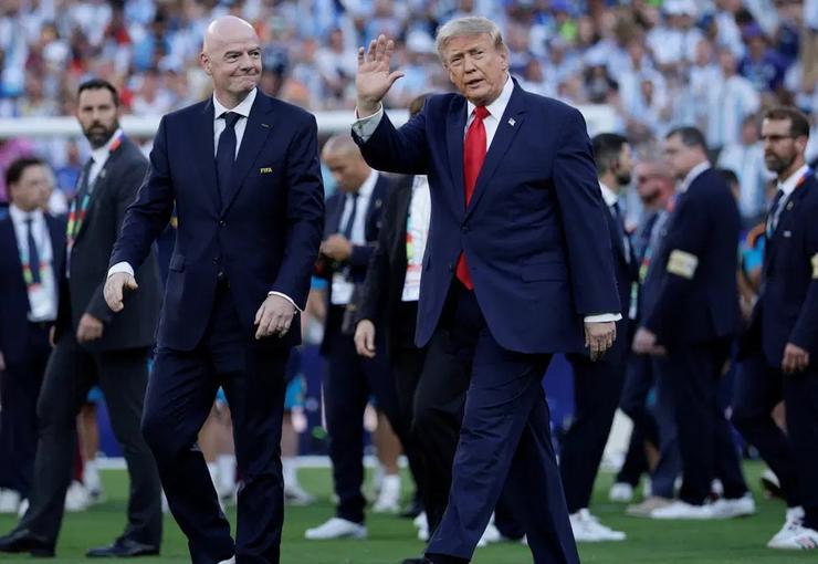 Eleştirilerin odağındaki FIFA Başkanı Gianni Infantino'ya Donald Trump'tan destek geldi.