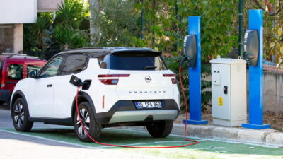Narlıdere Belediyesi’nin Aralık 2024’ten bu yana hizmete sunduğu elektrikli araç