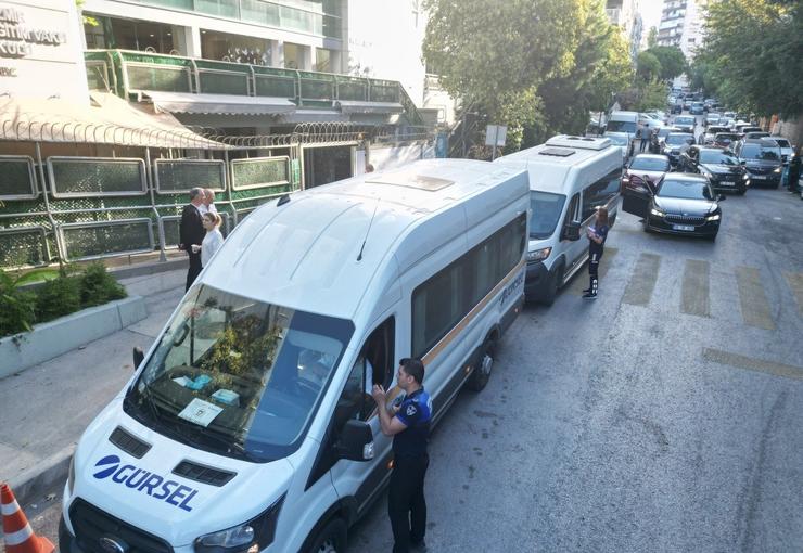 İzmir Büyükşehir Belediyesi, 2026-2027 eğitim-öğretim döneminde velilerden belirlenen tarifenin üzerinde