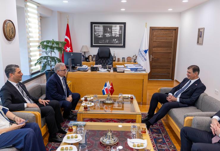 Dominik Cumhuriyeti’nin Ankara Büyükelçisi Elvis Antonio Alam Lora ve beraberindeki