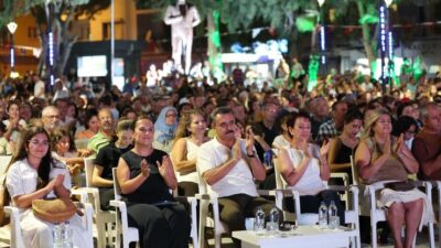 Geçtiğimiz hafta hizmete açılan Çandarlı Cumhuriyet Meydanı, ilk büyük etkinliklerinden