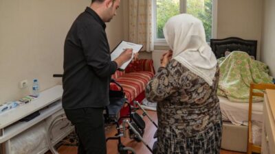 İzmir Büyükşehir Belediyesi, ihtiyaç sahibi engelli yurttaşlara yönelik medikal malzeme