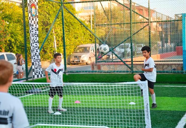 “Yenilenen Halı Sahalarda Etkinlik Var” etkinlik serisinin ilki, 16 Eylül