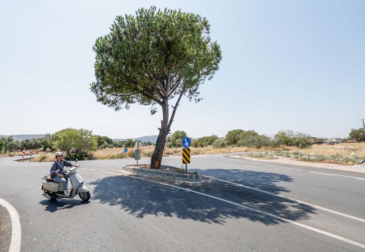 İzmir Büyükşehir Belediyesi, Bergama’nın ilçe merkezi ve kırsal mahallelerinde yol