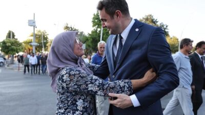 YENİ Parti İzmir’de ilçe başkanlıklarının açılışlarına Aliağa’dan başladı.