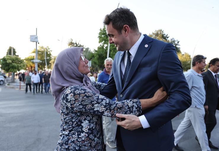 YENİ Parti İzmir’de ilçe başkanlıklarının açılışlarına Aliağa’dan başladı.