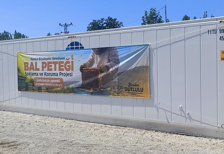 Manisa Büyükşehir Belediyesi, arıcıların en önemli sorunlarından biri olan büyük