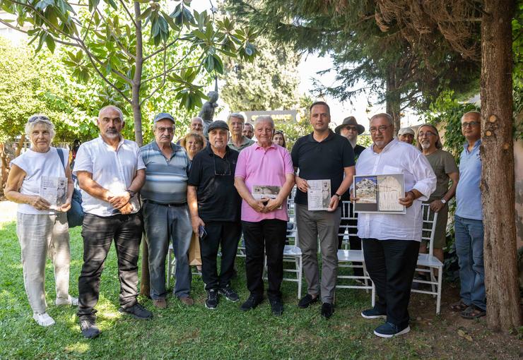 Bornova Belediyesi’nin ev sahipliğinde düzenlenen özel bir söyleşi ve imza