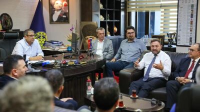 Cumhuriyet Halk Partisi İzmir İl Başkanı Utku Gümrükçü ve il