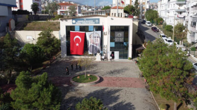 Eğitimde fırsat eşitliğini sağlamak amacıyla çalışmalarını sürdüren Karabağlar Belediyesi Sosyal