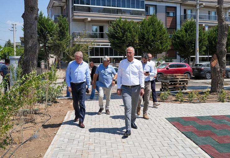 Gaziemir Belediyesi, Şehit Ferit Yaşarlar Parkı’nı yenileyerek daha güvenli ve