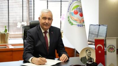 Kemalpaşa Belediyesi, 2 bin ilkokul öğrencisine okul çantası ve kırtasiye