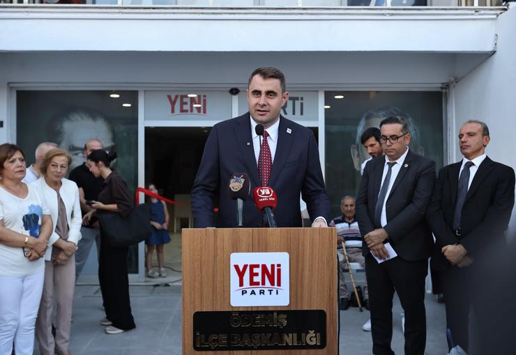 Ödemiş’te YENİ Parti İlçe Başkanlığı’nın açılışı yoğun katılımla gerçekleştirildi.