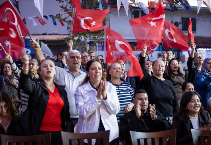 İzmir Büyükşehir Belediyesi, 30 Ağustos Zafer Bayramı’nın 104. yıl dönümünü