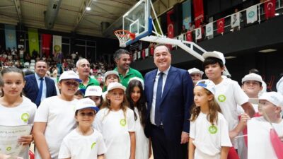 Manisa Büyükşehir Belediyespor Kulübü tarafından düzenlenen Yaz Spor Okulları, kapanış