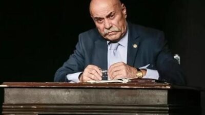 Devlet Tiyatroları eski yöneticilerinden oyuncu Faruk Günuğur, 78 yaşında yaşamını