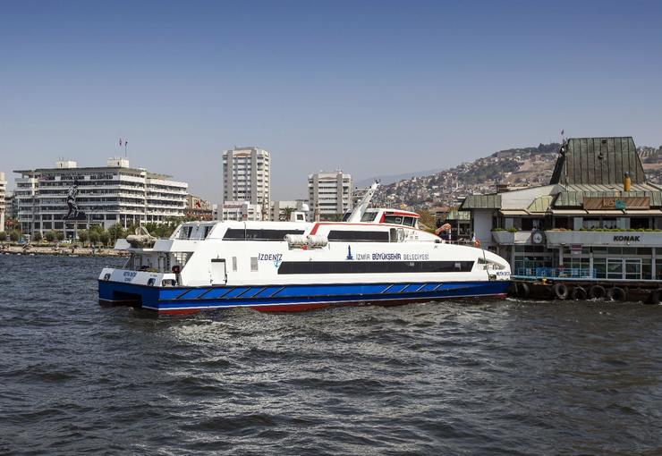 İzmir Büyükşehir Belediyesi’ne bağlı ESHOT, İZULAŞ, İZDENİZ, Metro ve Tramvay