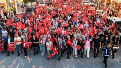 Torbalı Belediyesi, 30 Ağustos Zafer Bayramı’nı fener alayı ve konserle