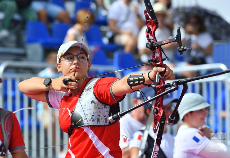 İzmir Büyükşehir Belediyesi Spor Kulübü’nün milli okçusu Dünya Yenihayat, İtalya’nın