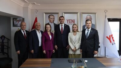 30 Ağustos Zafer Bayramı dolayısıyla İzmir’de bir araya gelen YENİ