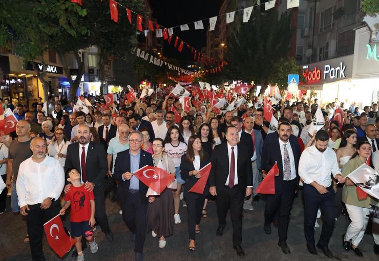 Manisa Büyükşehir Belediyesi, 30 Ağustos Zafer Bayramı’nın coşkusunu kent genelinde