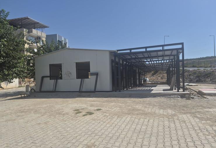 İzmir Büyükşehir Belediyesi’nin Buca'da yapımı sürdürdüğü iki yeni taziye evinde
