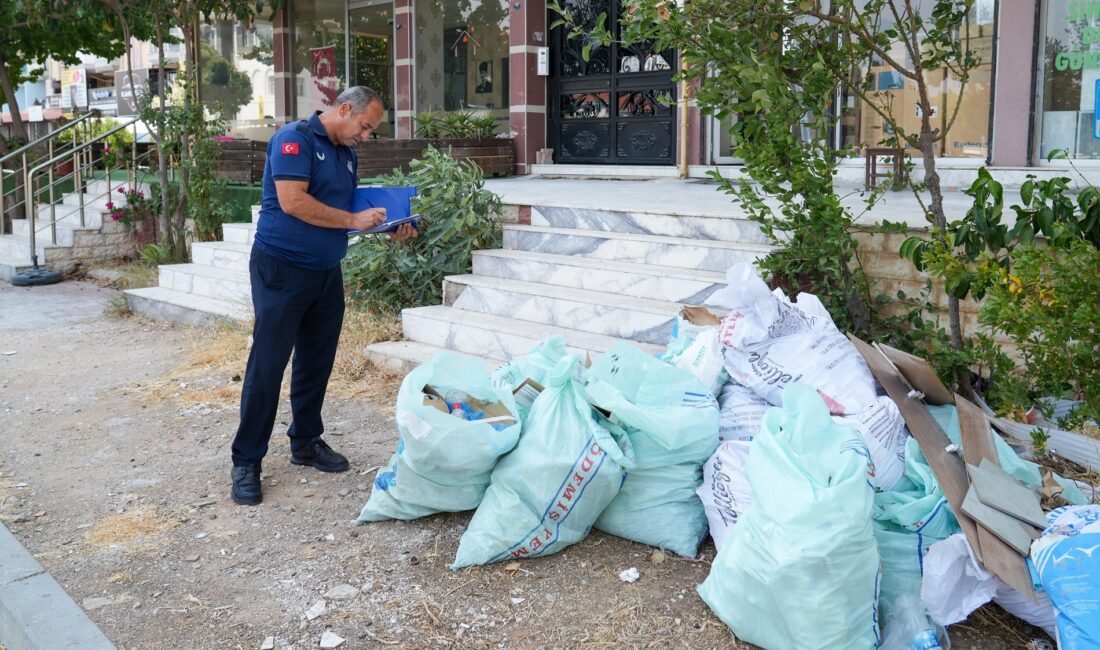 İnşaat atıklarını ve eskiyen mobilyalarını yasal alanların dışına kaçak yollarla