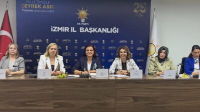 AK Parti İzmir İl Kadın Kolları Başkanlığı tarafından gerçekleştirilen toplantıda,