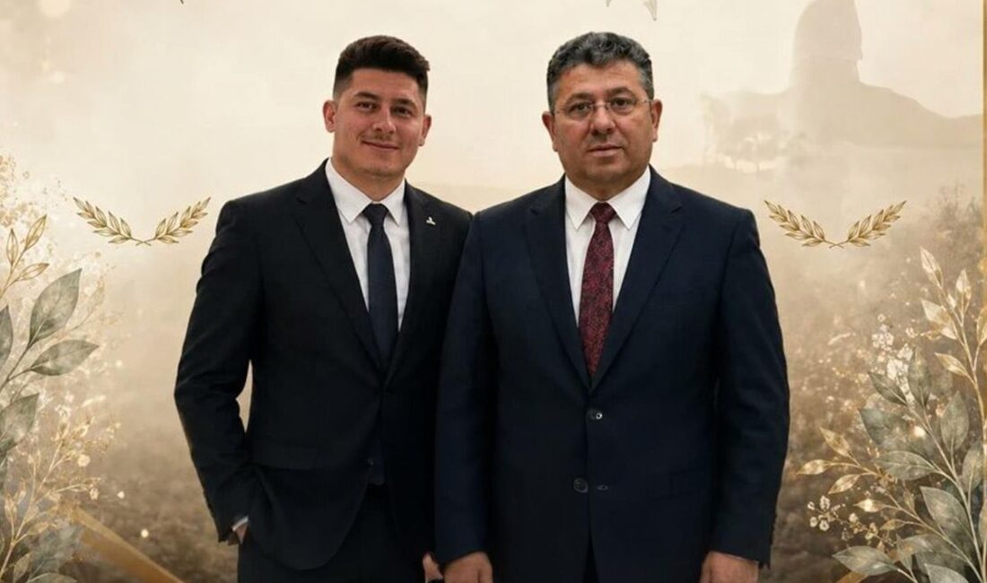 AK Parti Aybastı İlçe Başkanı Kamil Yediyıldız, oğlunun düğün davetiyesine