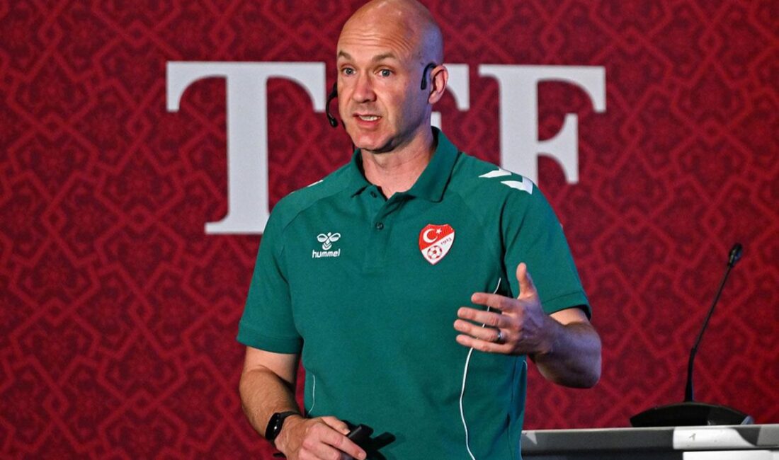 Merkez Hakem Kurulu Elit Hakem Direktörü Anthony Taylor'ın Fenerbahçe'nin penaltı