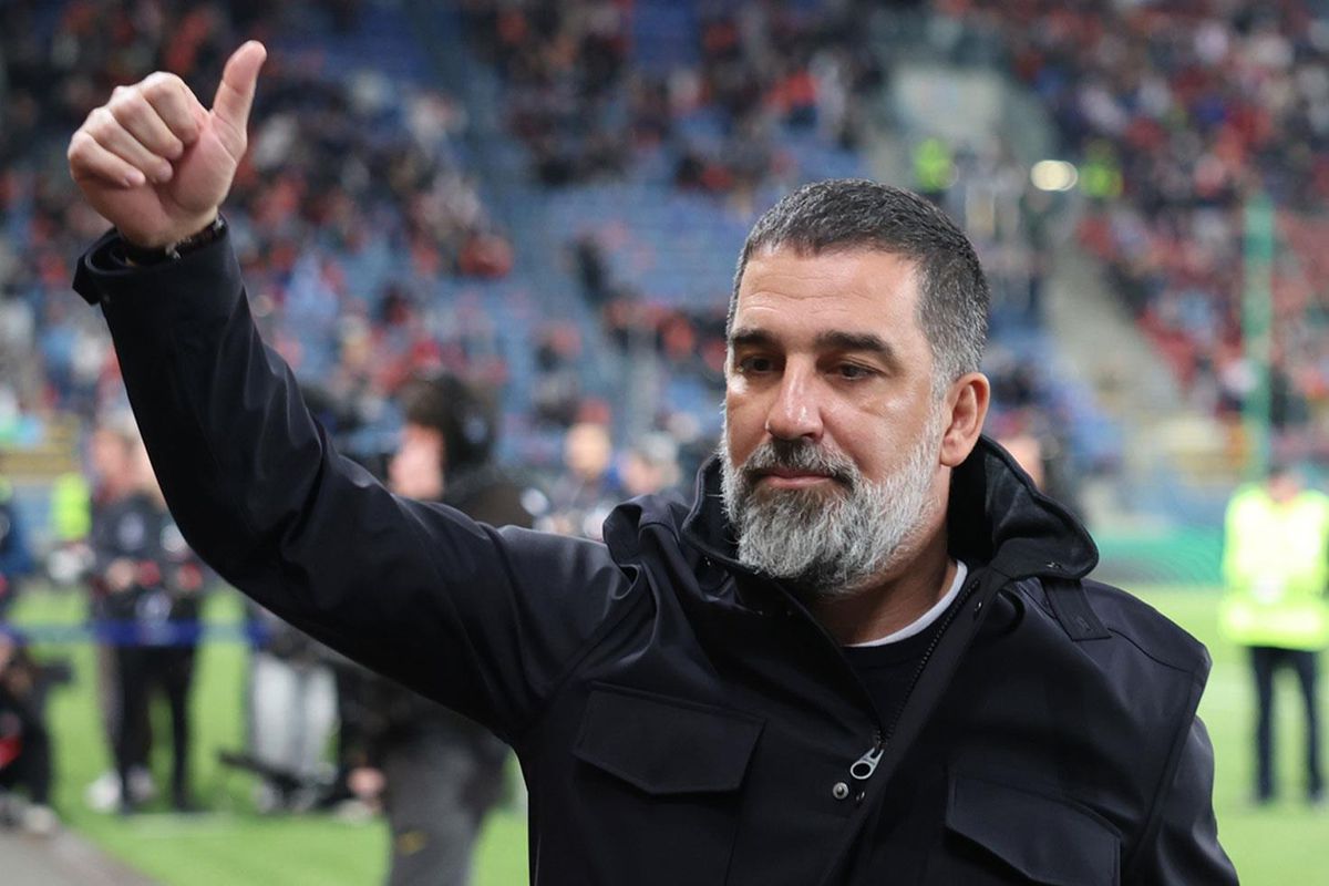 Arda Turan'ın çalıştırdığı Shakhtar Donetsk, Ukrayna Birinci Futbol Ligi'nin ilk