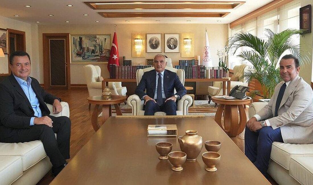 Kültür ve Turizm Bakanı Mehmet Nuri Ersoy, televizyoncu ve yapımcı