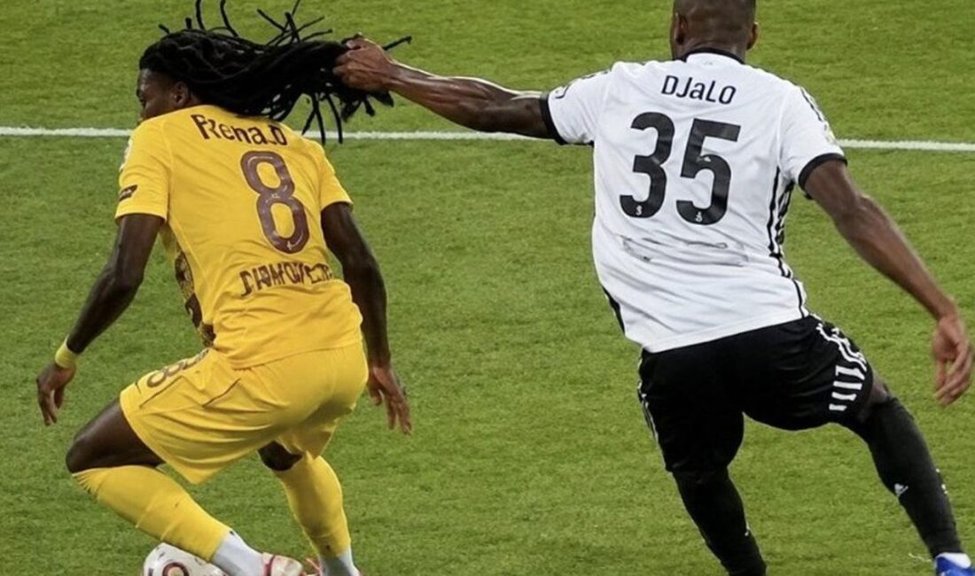 Beşiktaş-Eyüpspor maçında Djalo'nun rakibinin saçını çektiği pozisyonda sarı kart bile