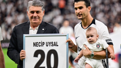Beşiktaş'ta geçtiğimiz sezon sonunda futbolu bırakan Necip Uysal için Eyüpspor