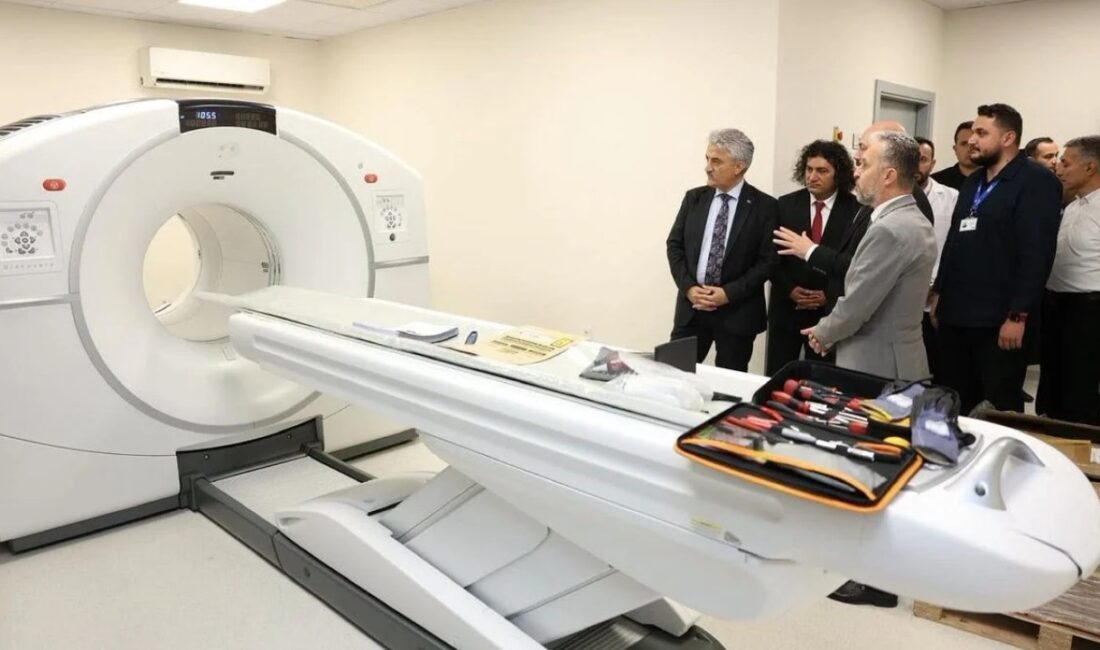 Düzce Atatürk Devlet Hastanesi'nde kurulumu devam eden PET-CT cihazı, kanser
