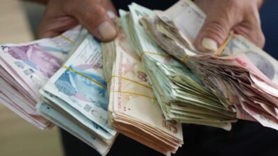 Aile ve Gençlik Fonu kapsamında yeni evlenecek gençlere verilen faizsiz