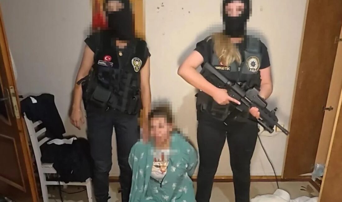 Fas'ta uyuşturucu ticareti suçundan kırmızı bültenle aranan 36 yaşındaki Z.E.