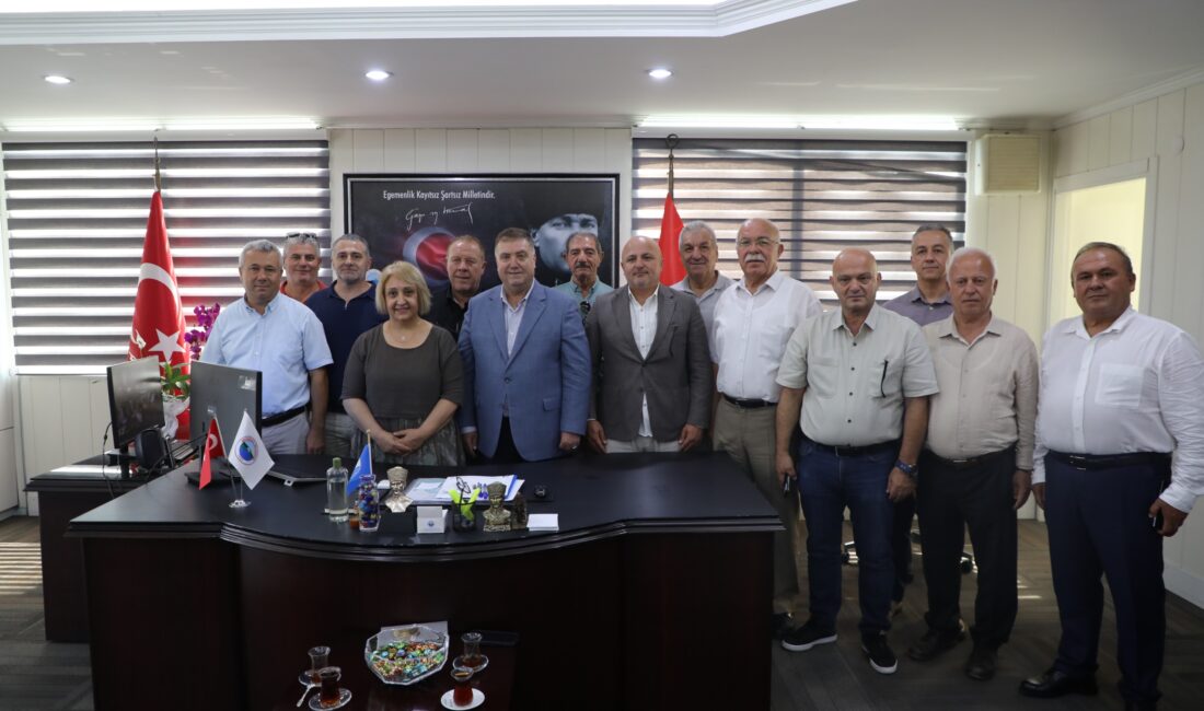 İzmir Şoförler ve Otomobilciler Esnaf Odası Başkanı Erkan Özkan ve