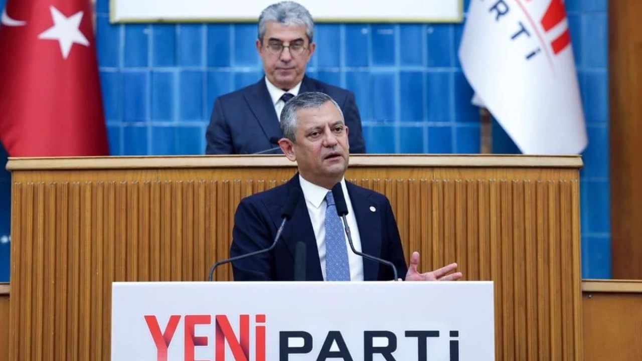 Özgür Özel'e kötü haber: Yeni Parti'den ilk istifalar geldi