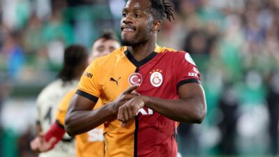 Türkiye'de Beşiktaş, Fenerbahçe ve Galatasaray formalarını giyen Michy Batshuayi'nin Eintracht