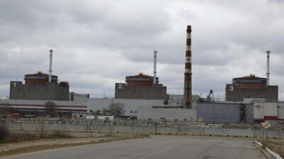Ukrayna güçlerinin Zaporijya Nükleer Santrali personelinin bulunduğu otobüs durağına düzenlediği